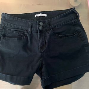 SO black midi shorts size 11